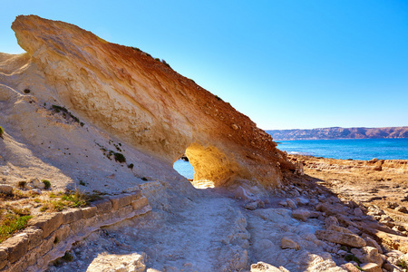 在西班牙阿利坎特 Javea Xabia 卡拉布兰卡港海滩