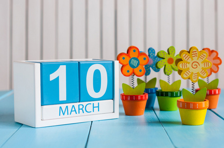 3 月1 日 3 月1 日木制彩色日历与花白色背景上的图像 春天的第一天 空空间的文本照片 正版商用图片0ecmyd 摄图新视界 3 月1 日 3 月1 日木制彩色日历与花白色背景上的图像 春天的第一天 空空间的文本照片 正版商用图片0ecmyd 摄图新视界