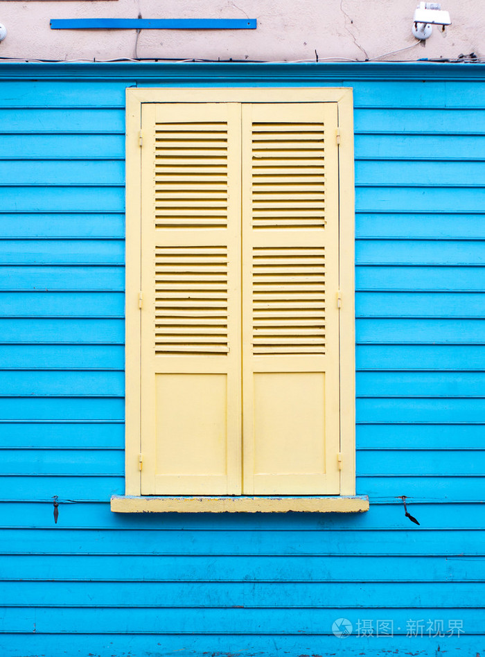 黄色的窗户关上