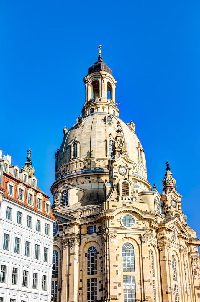 在德累斯顿圣母教堂