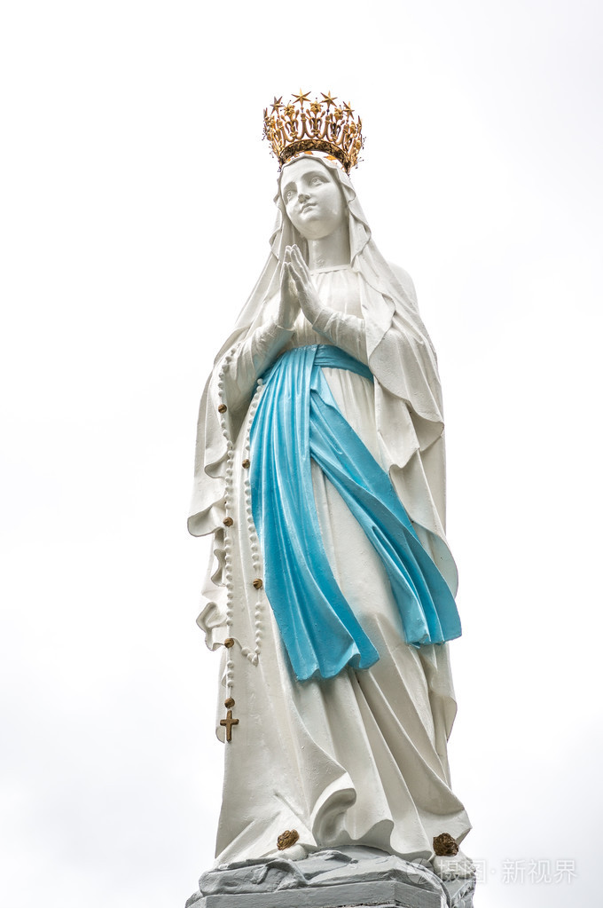 在卢尔德圣母的雕像