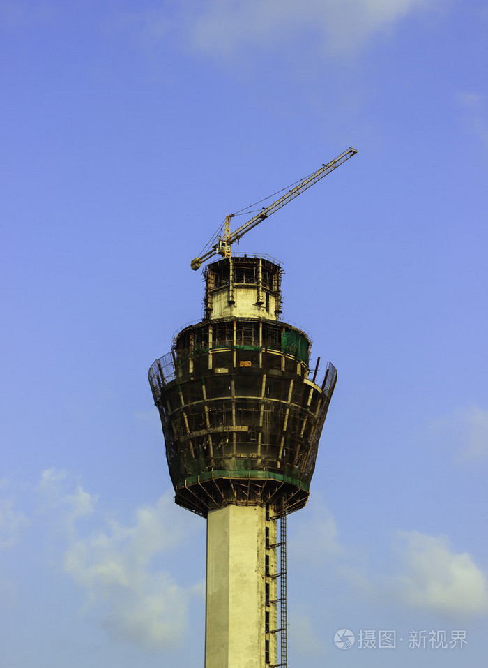 施工过程中的灯塔