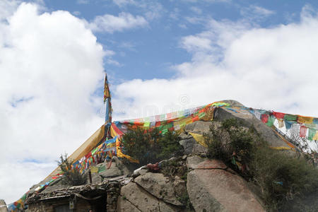 西藏山麓