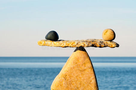 自然 冥想 平衡的 海洋 平衡 砾石 卵石 矿物 巨石 支点