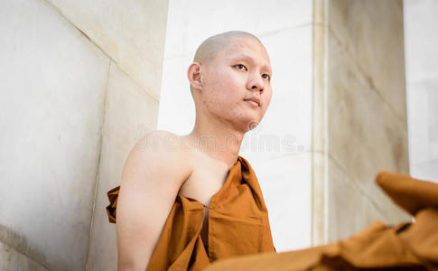 年轻的佛教僧侣
