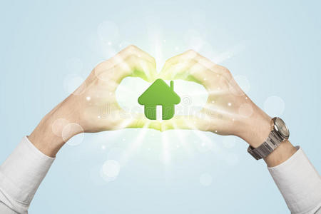 手创建一个绿色房子的形式