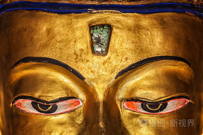 弥勒菩萨的眼睛闭上