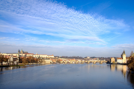 查理大桥 布拉格城堡和河 Citiscape 视图