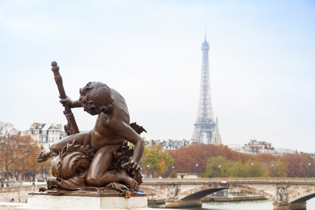 雕塑在巴黎，法国