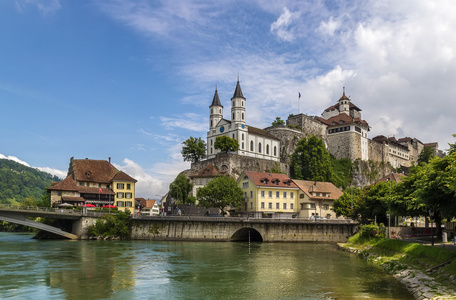 Aarburg 被城堡，瑞士认为