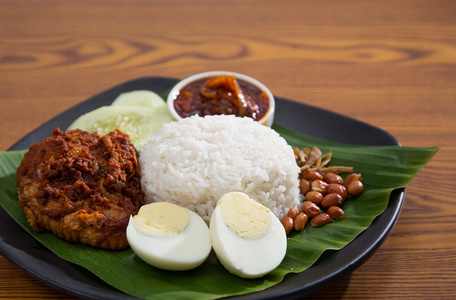 椰浆饭，传统的马来咖喱酱米