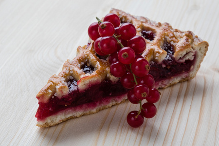 切片的樱桃派图片