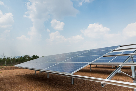 在泰国的绿色能源太阳能农场