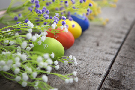 复活节彩蛋和花框背景