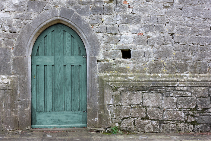 哥特式教堂后门