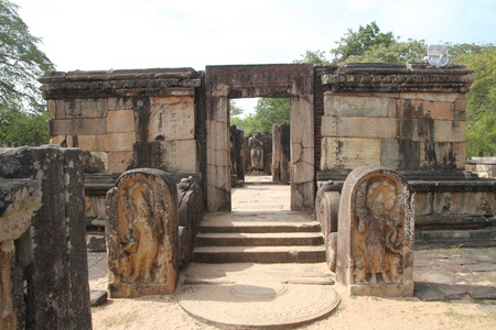 在神圣的四合院，波隆纳鲁沃，斯里兰卡 Hatadage