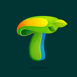 带绿色的叶子生态标志 t 字母照片