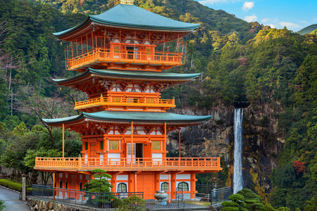 在和歌山，日本 Nachi 胜浦青岸渡济寺塔