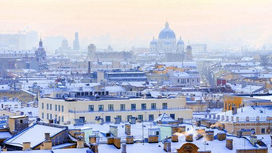 圣彼得斯堡的全景。圣以撒大教堂为视角