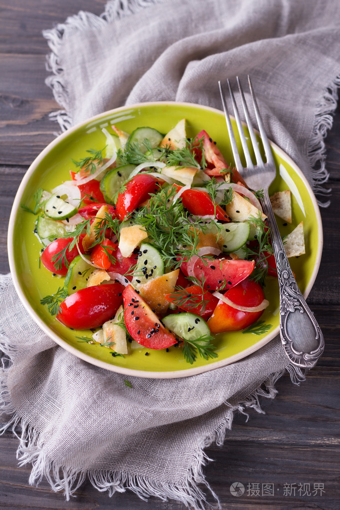 阿拉伯语的蔬菜沙拉