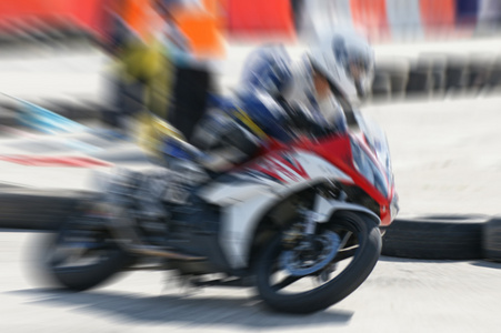 摩托车赛车高速运动图片