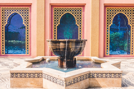 摩洛哥风格的喷泉水