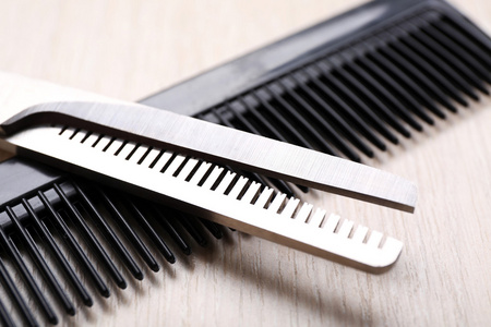 用剪刀包图片-用剪刀包素材-用剪刀包插画-摄图新视界