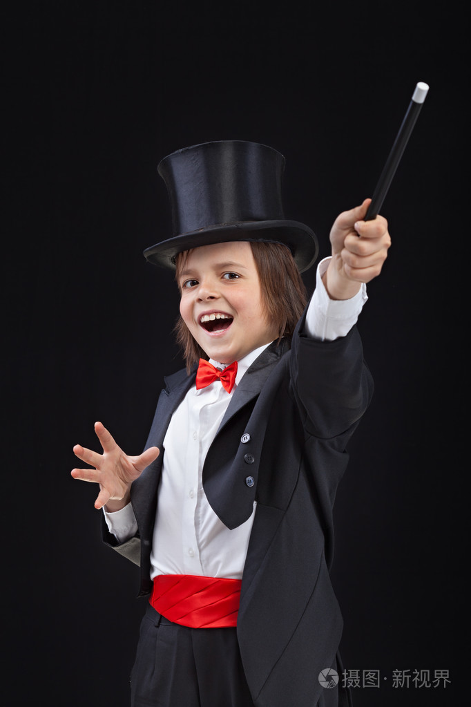 快乐年轻的魔术师