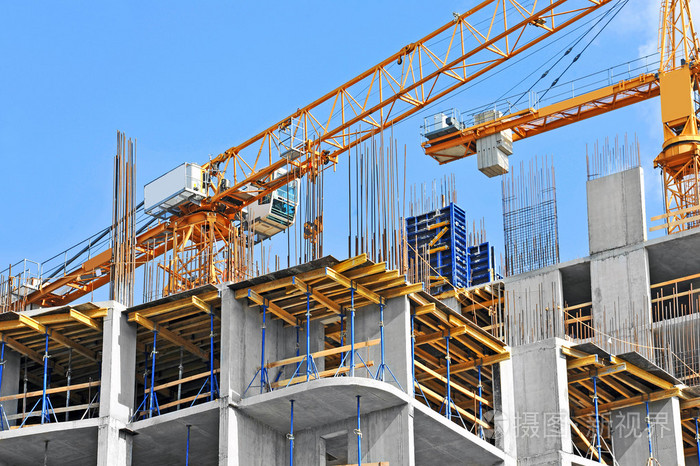 起重机和高层建筑施工现场