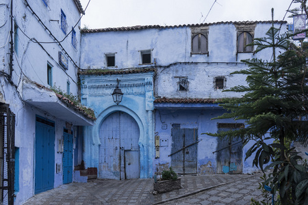 摩洛哥蓝色城市Chefchaouen的车道