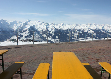山露天餐厅。zell am see 滑雪胜地, 阿尔卑斯山