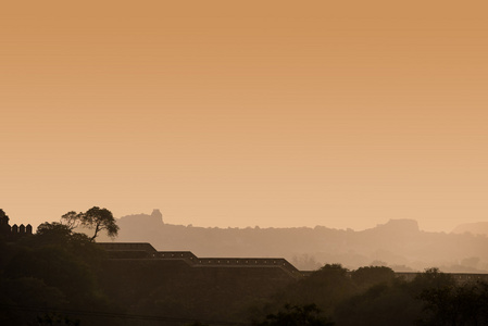 瓜廖尔堡墙图片