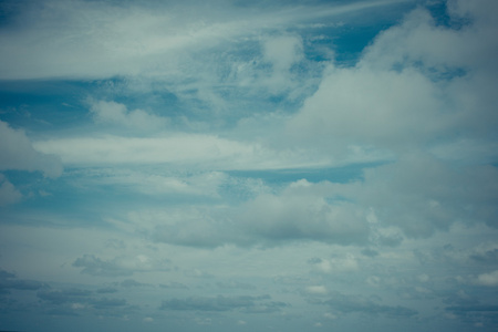 蓝蓝的天空云，复古风格的过程