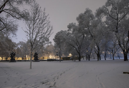 冬天的夜晚风景图片