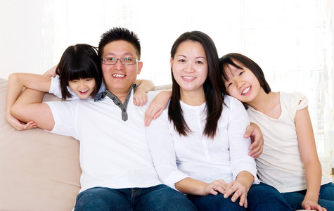 亚洲家庭的肖像