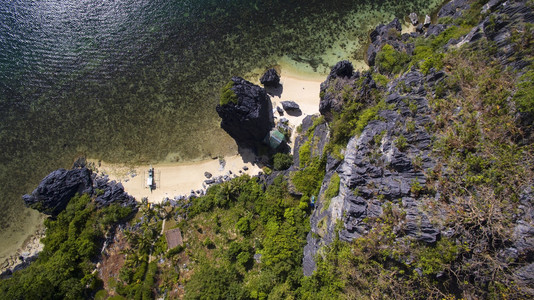 岩石和海