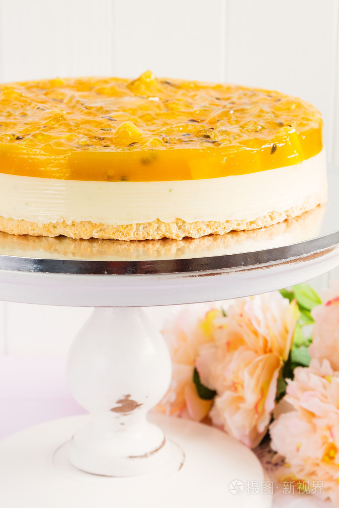 新鲜的百香果芝士蛋糕甜点
