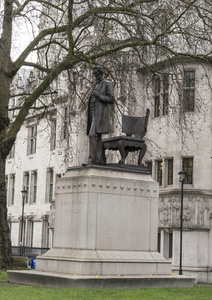 亚伯拉罕林肯雕像在议会广场伦敦