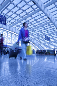 北京国际机场乘客步行