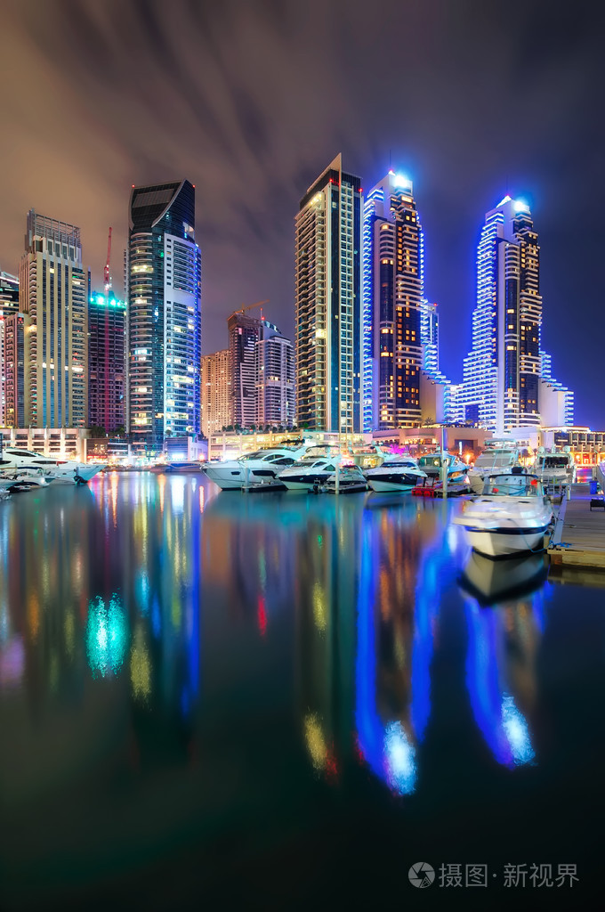 迪拜阿拉伯联合酋长国迪拜滨海天际线多彩夜景