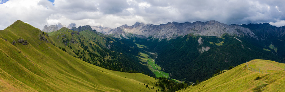 Val San Nicolo Fassa 谷