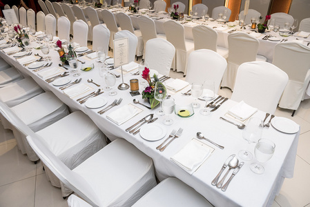 摆台豪华的餐桌摆台照片