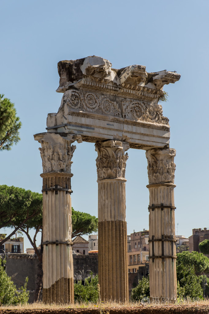 在罗马城的古罗马广场