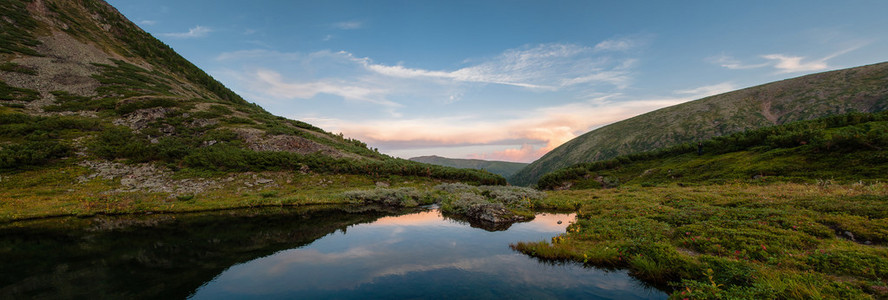 晚上山风景