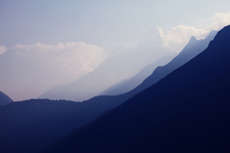 萨加玛塔地区山区