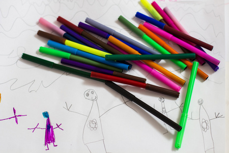 儿童素描彩色铅笔