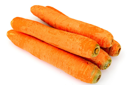 健康和减肥食品  胡萝卜上白色孤立