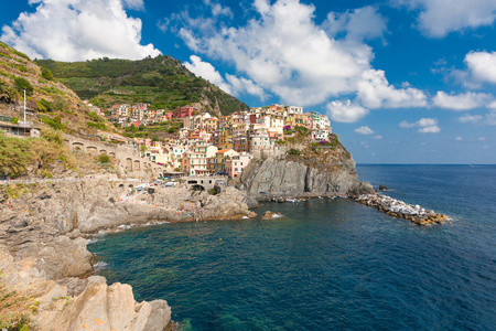 海洋和港口在多彩村 vernazza，ci 景区视图