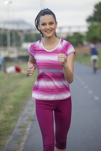 幸福的女人慢跑