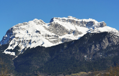 冬天在法国阿尔卑斯山风景